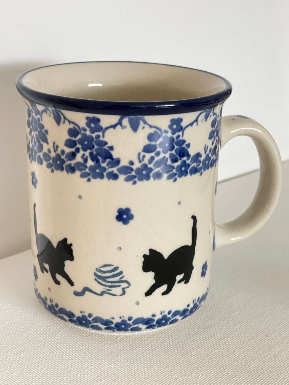 Polish Pottery Hand Painted Cats and Yarn Mug
